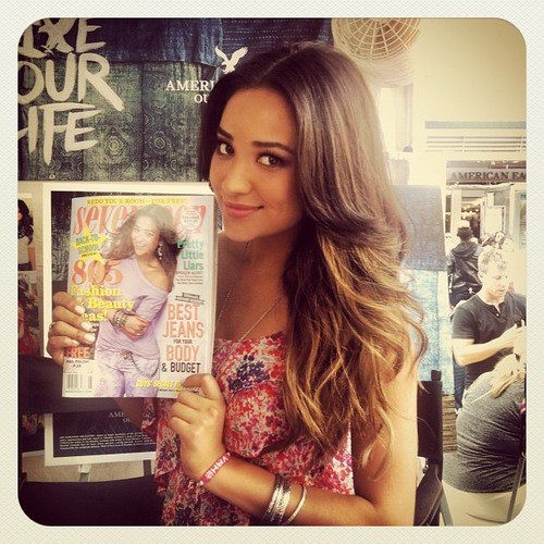 Shay Mitchell Fotoğrafı