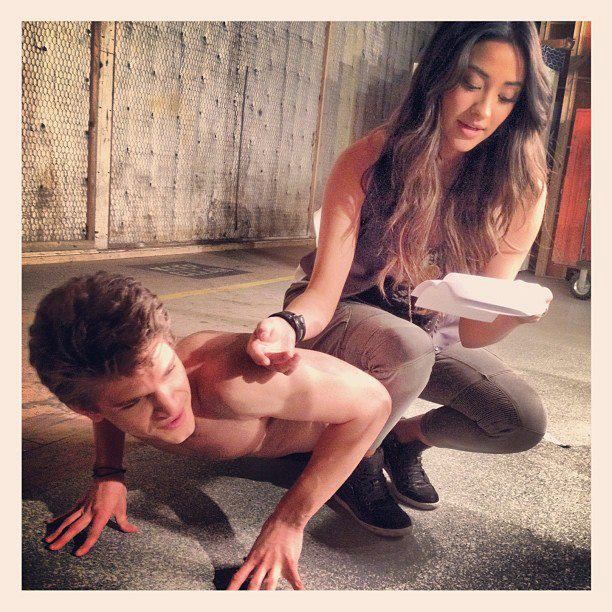 Shay Mitchell Fotoğrafı