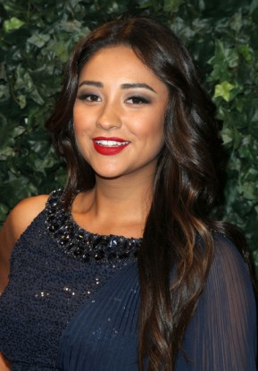 Shay Mitchell Fotoğrafı