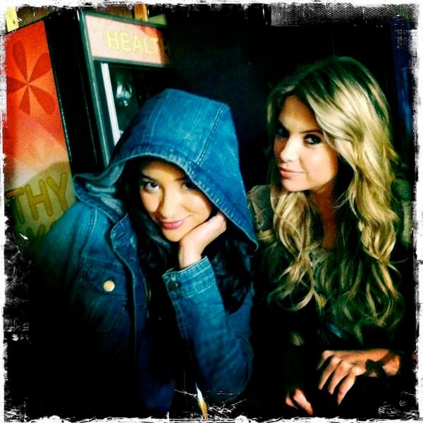 Shay Mitchell Fotoğrafı