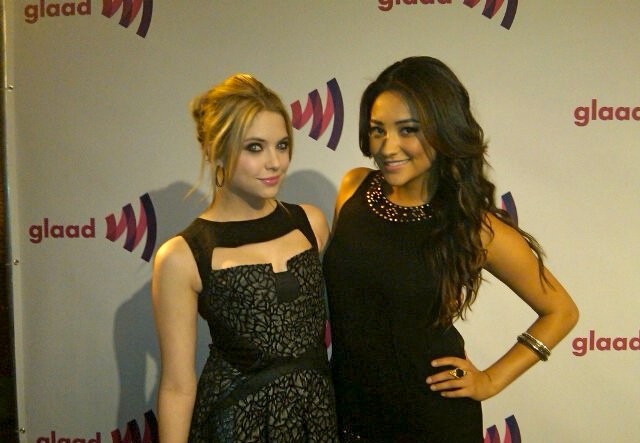 Shay Mitchell Fotoğrafı