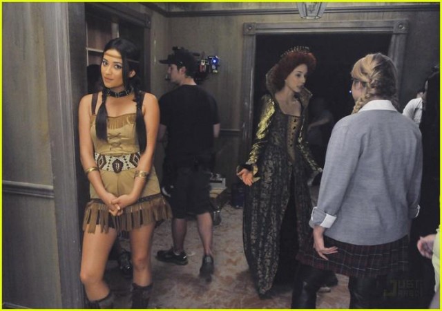 Shay Mitchell Fotoğrafı