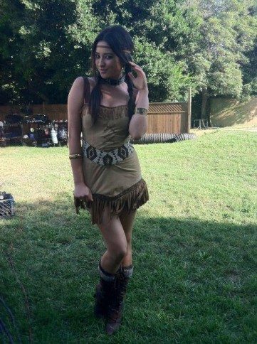 Shay Mitchell Fotoğrafı