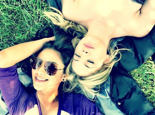 Shay Mitchell Fotoğrafı