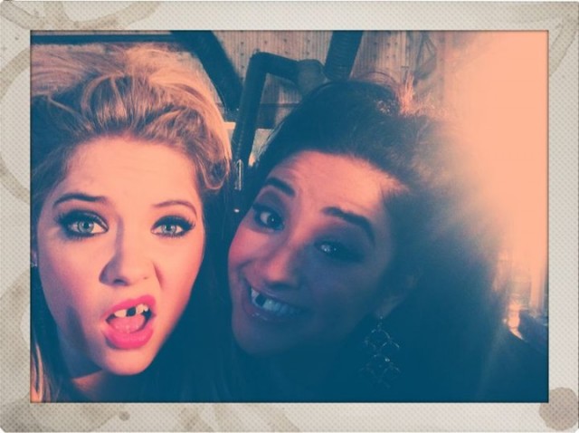 Shay Mitchell Fotoğrafı