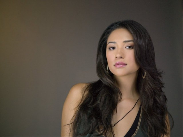 Shay Mitchell Fotoğrafı