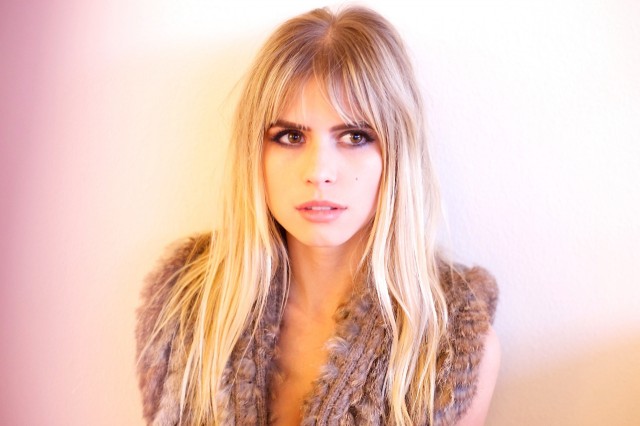 Carlson Young fotoğrafı