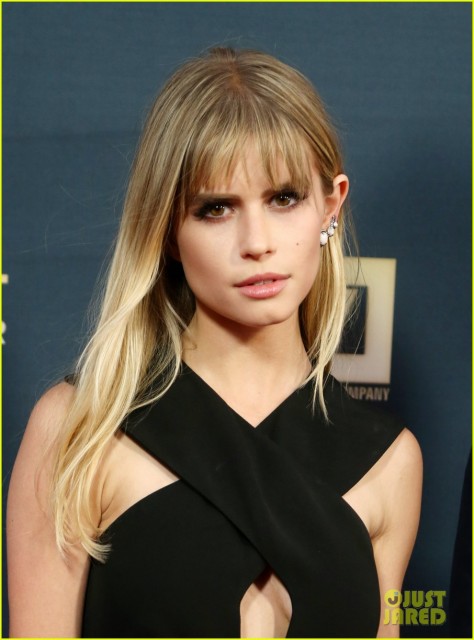 Carlson Young fotoğrafı