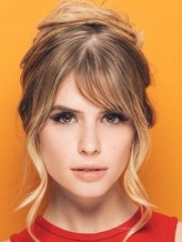 Carlson Young fotoğrafı