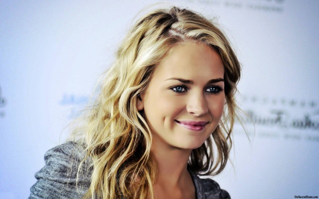 Britt Robertson Fotoğrafı