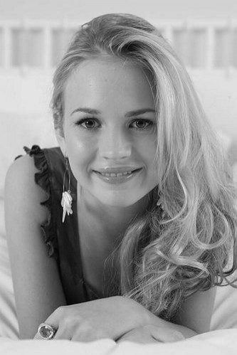 Britt Robertson Fotoğrafı