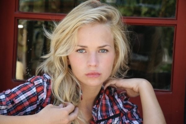 Britt Robertson Fotoğrafı