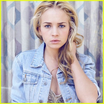 Britt Robertson Fotoğrafı