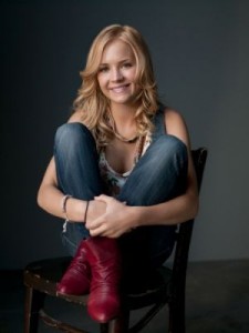 Britt Robertson Fotoğrafı