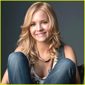 Britt Robertson Fotoğrafı