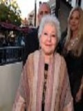 Estelle Harris fotoğrafı