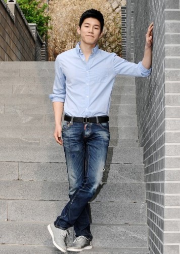 Kim Moo-yul fotoğrafı