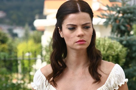 Sevil Uyar Fotoğrafı