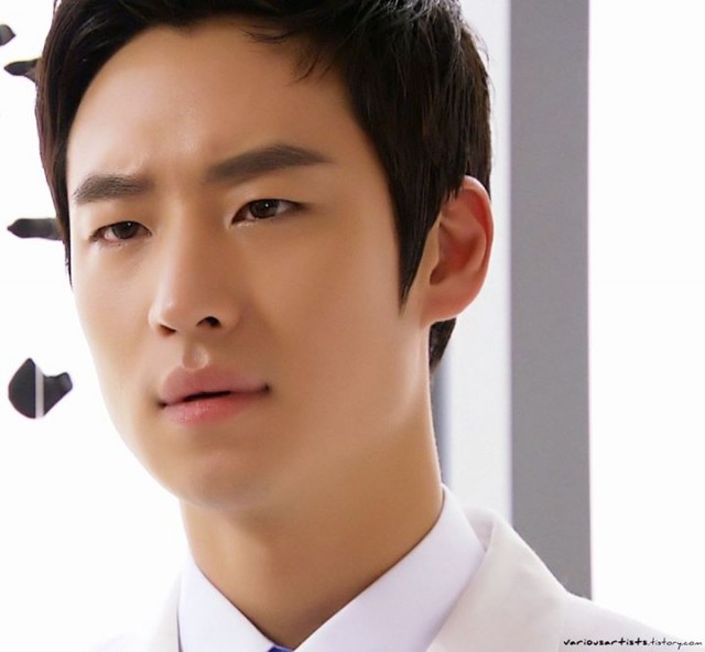 Lee Je-hoon Fotoğrafı