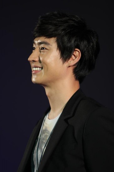 Lee Je-hoon Fotoğrafı