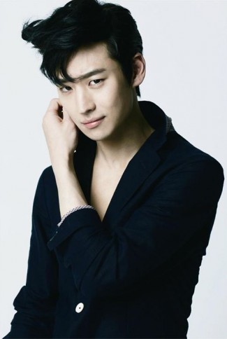 Lee Je-hoon Fotoğrafı