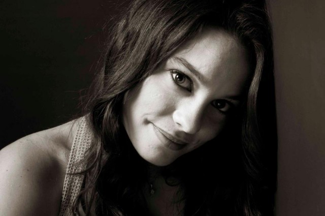 Özge Sezince Fotoğrafı