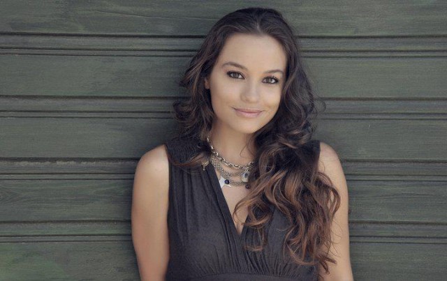 Özge Sezince Fotoğrafı