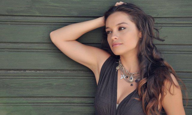 Özge Sezince Fotoğrafı