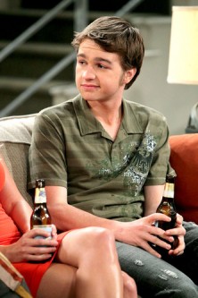 Angus T. Jones fotoğrafı