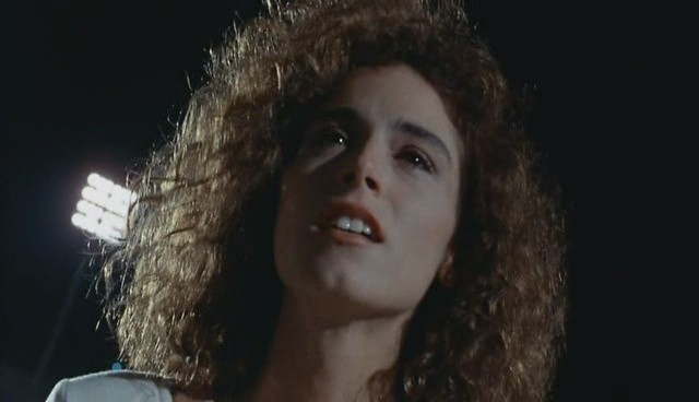 Betsy Russell Fotoğrafı