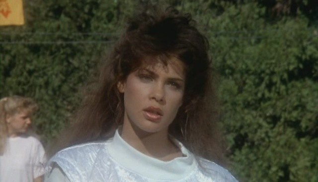 Betsy Russell Fotoğrafı