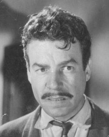 Turgut Özatay Fotoğrafı