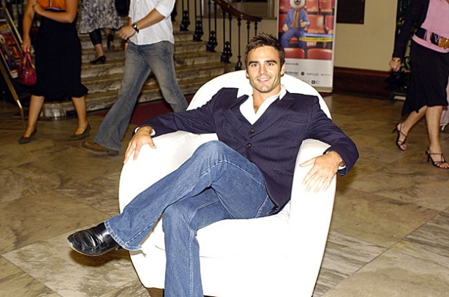 Dustin Clare Fotoğrafı