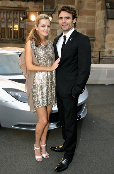 Dustin Clare Fotoğrafı