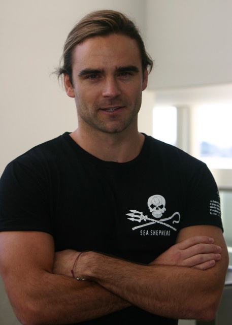 Dustin Clare Fotoğrafı