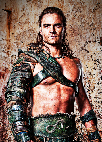 Dustin Clare Fotoğrafı