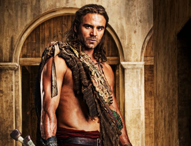 Dustin Clare fotoğrafı
