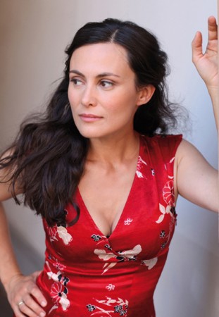 İdil Üner Fotoğrafı