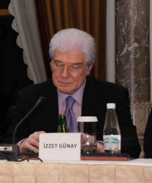 İzzet Günay fotoğrafı