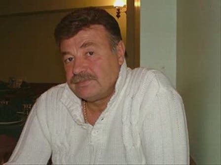 Nuri Alço fotoğrafı