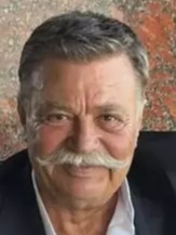 Nuri Alço fotoğrafı