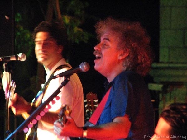 Yeni Türkü fotoğrafı