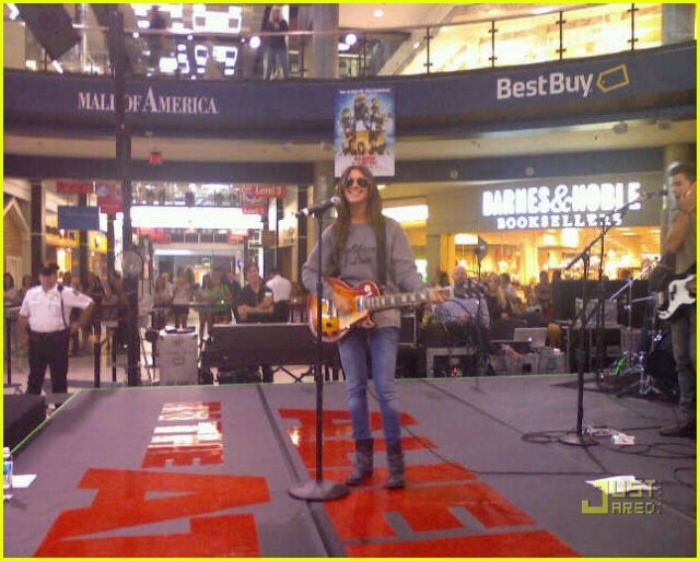 Ashley Tisdale Fotoğrafı