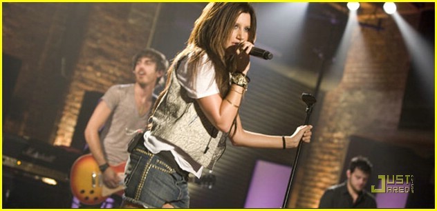 Ashley Tisdale Fotoğrafı