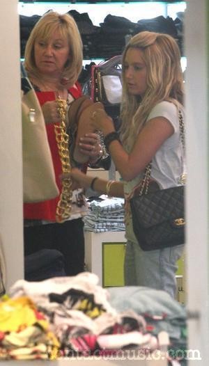 Ashley Tisdale Fotoğrafı