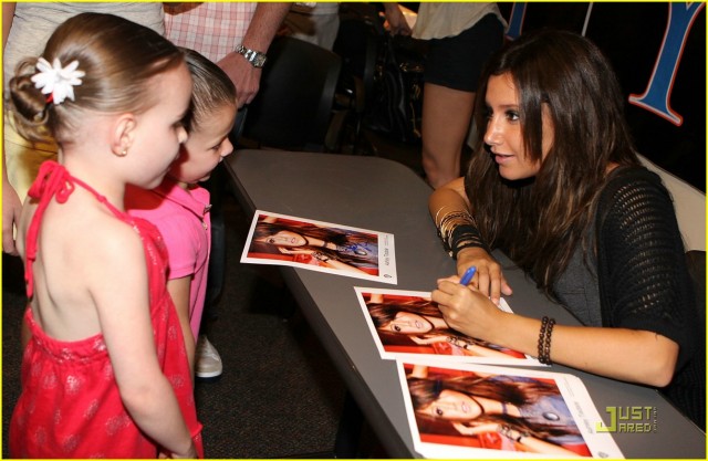 Ashley Tisdale Fotoğrafı