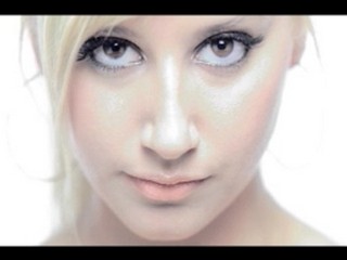 Ashley Tisdale Fotoğrafı