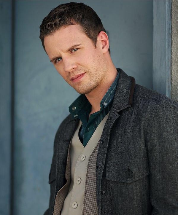 Luke Mably Fotoğrafı