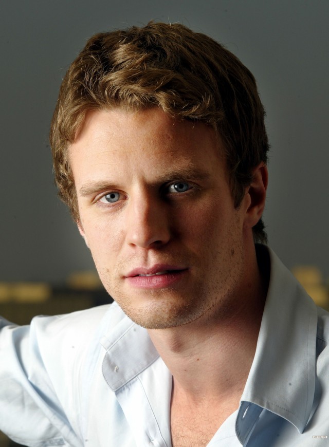Luke Mably Fotoğrafı