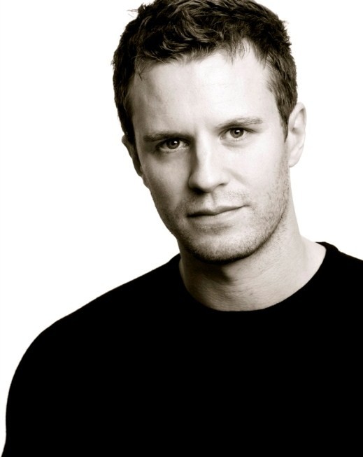 Luke Mably fotoğrafı